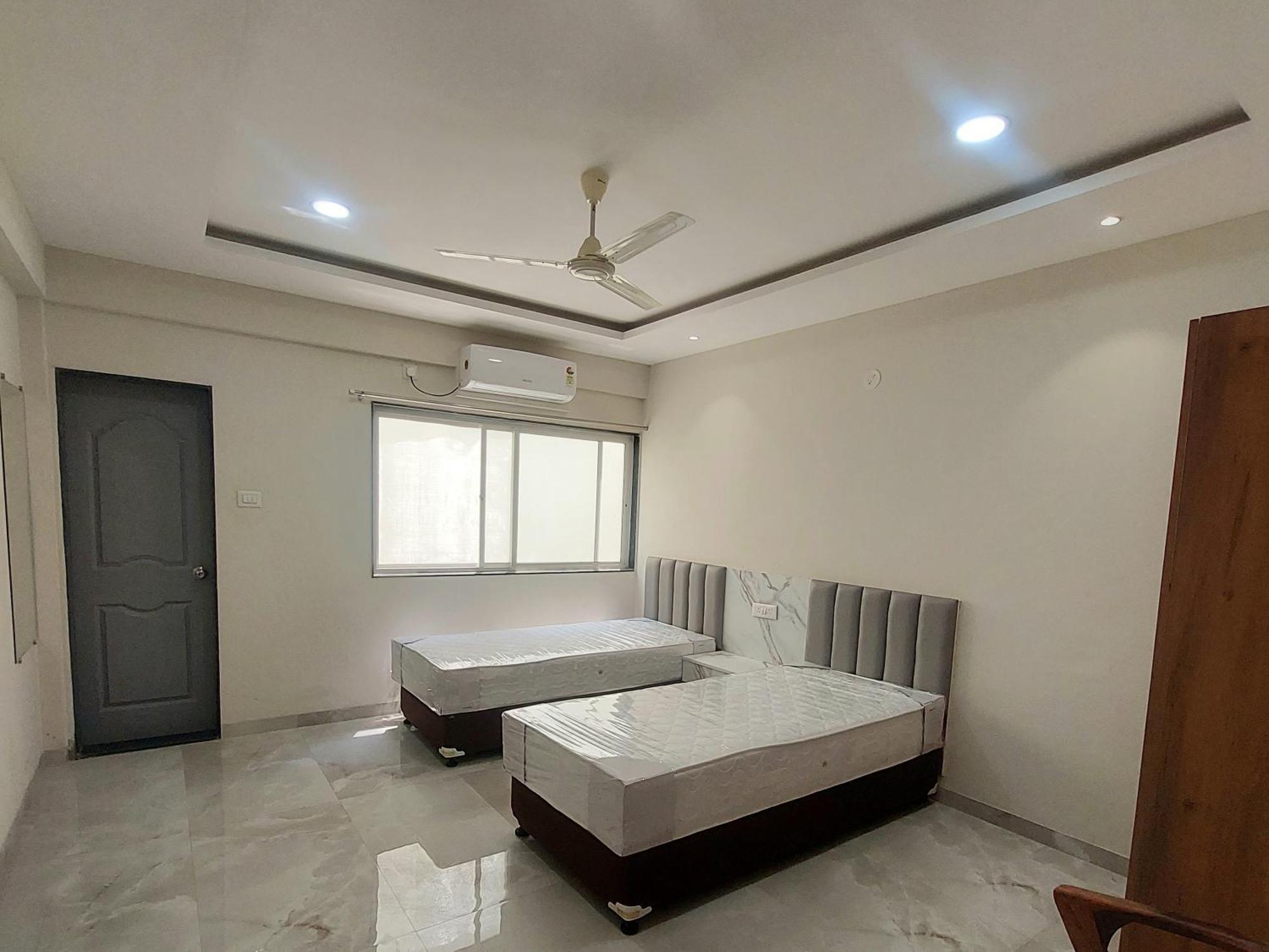 Hostel The Tristar Coliving *